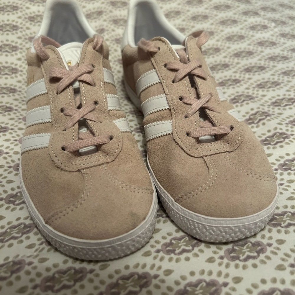 Adidas Kids Beige and White Sneakers